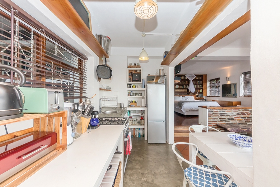 To Let 1 Bedroom Property for Rent in Green Point Western Cape